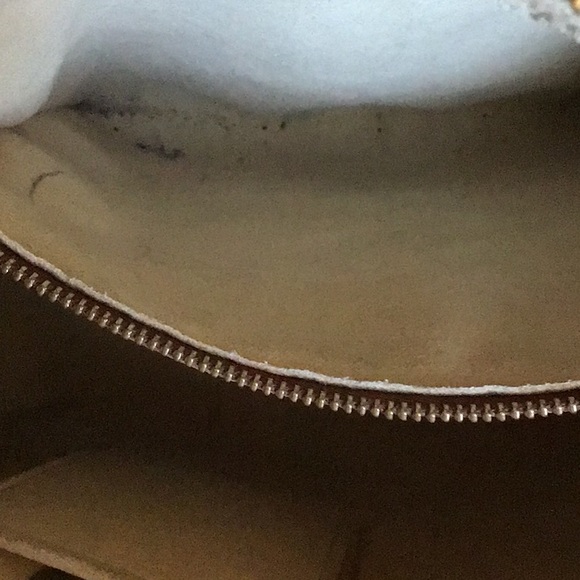 Louis Vuitton GM Looping Bag - Picture 12 of 16